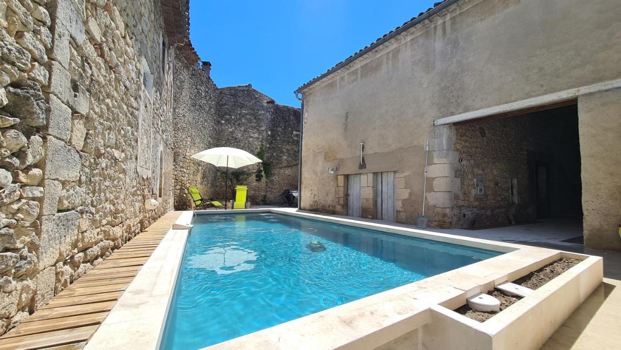 La Maison Bleue Cereste Exterior photo