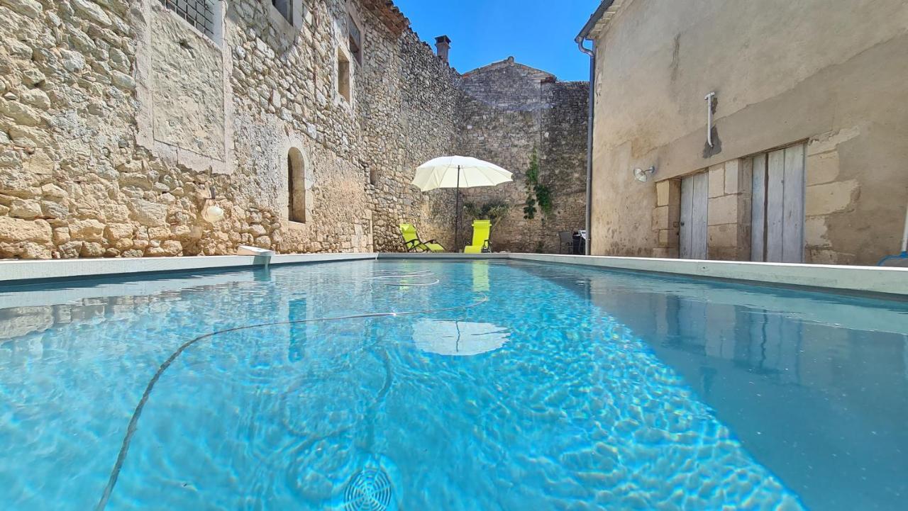 La Maison Bleue Cereste Exterior photo