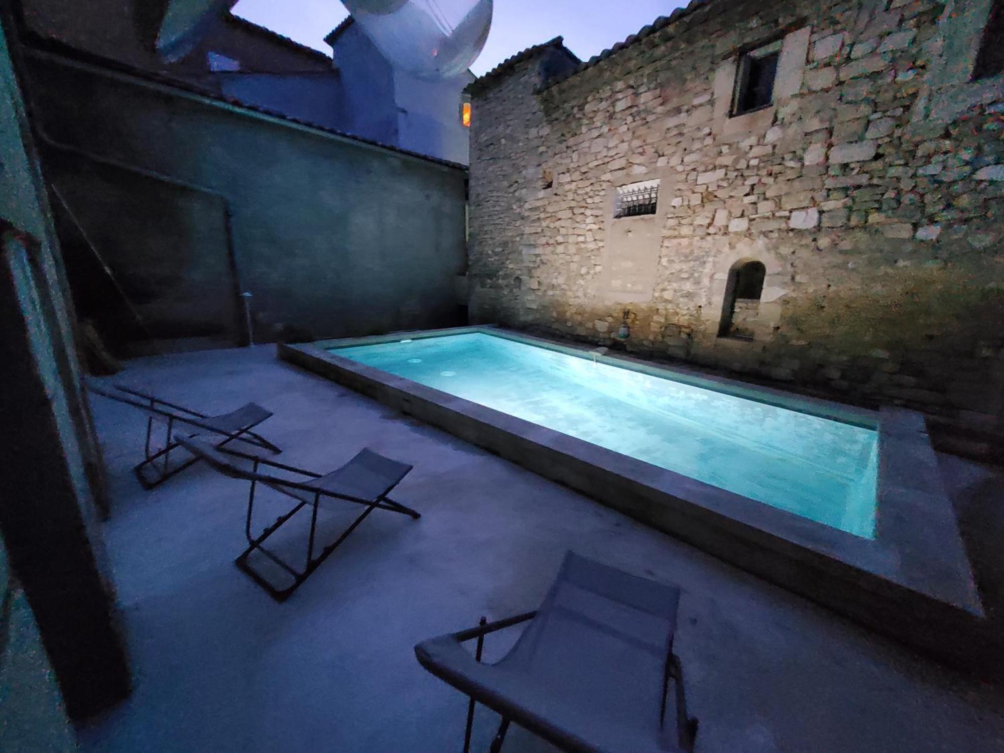 La Maison Bleue Cereste Exterior photo
